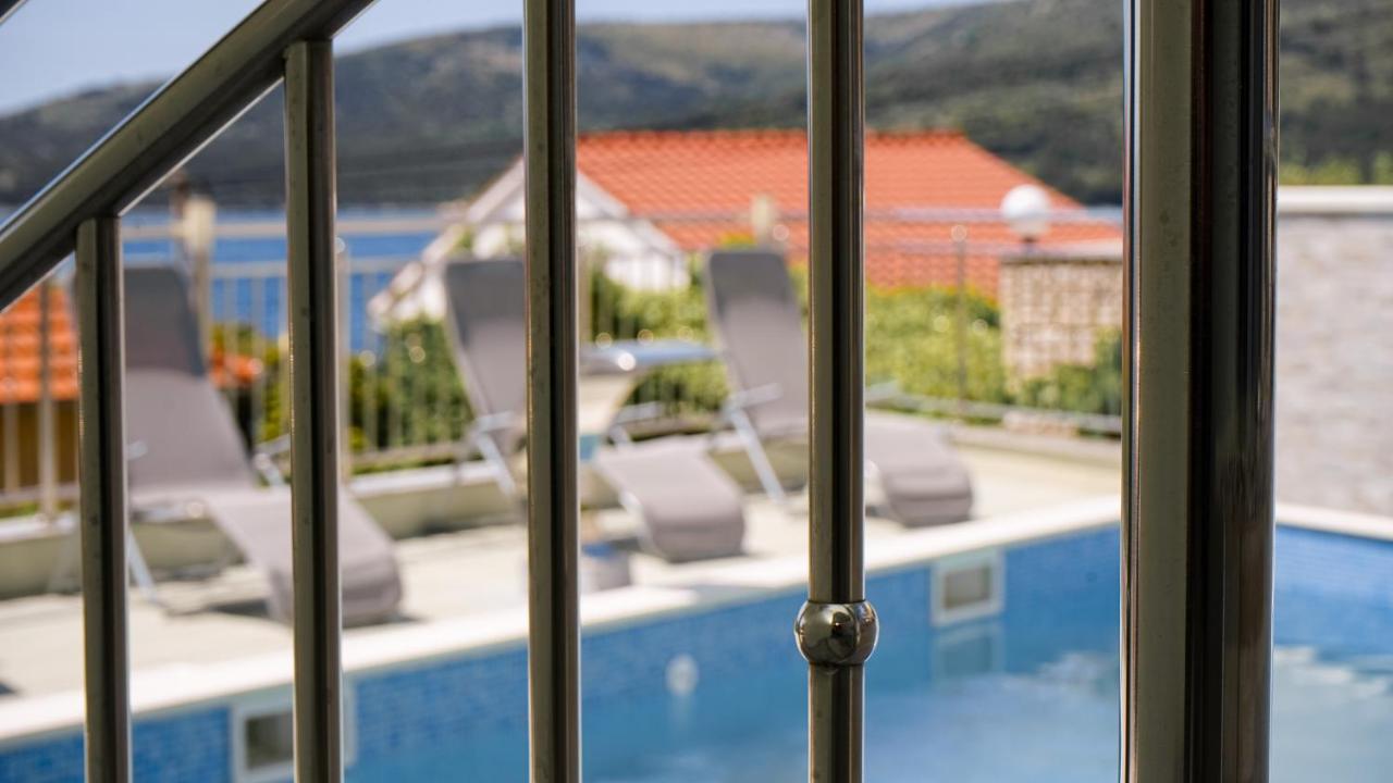 Trogir-Luxury Villa Sapphirus Seget Vranjica Exterior photo